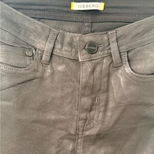Iceberg Black Coated Women’s skinny Jeans - size 26 - brand new without tags!